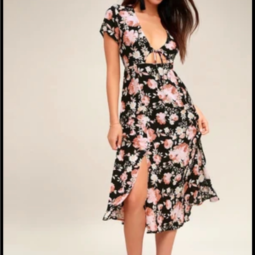 NWT Lulu’s Midi Floral Dress Size Medium